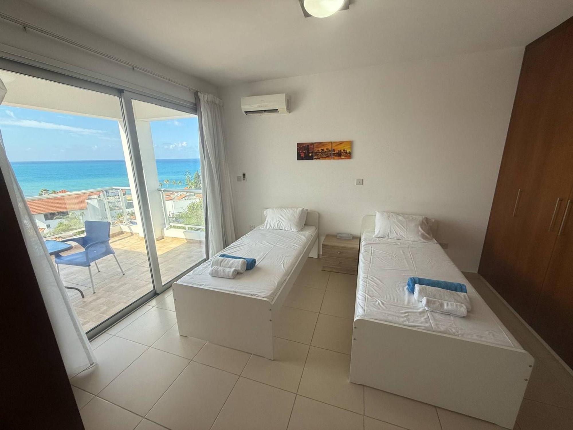 Villa Aqua Sunrise 1Km From Beach With Sea Views Coral Bay Exterior photo